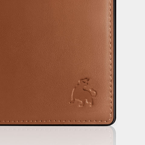 Full-Grain Leather
Premium full-grain leather with natural texture, exceptional durability, and timeless character.