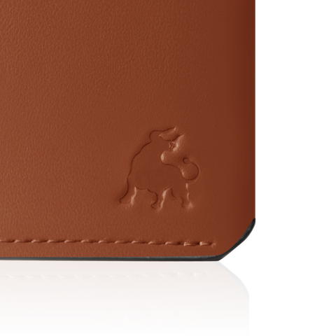 Full-Grain Leather
Premium full-grain leather with natural texture, exceptional durability, and timeless character.