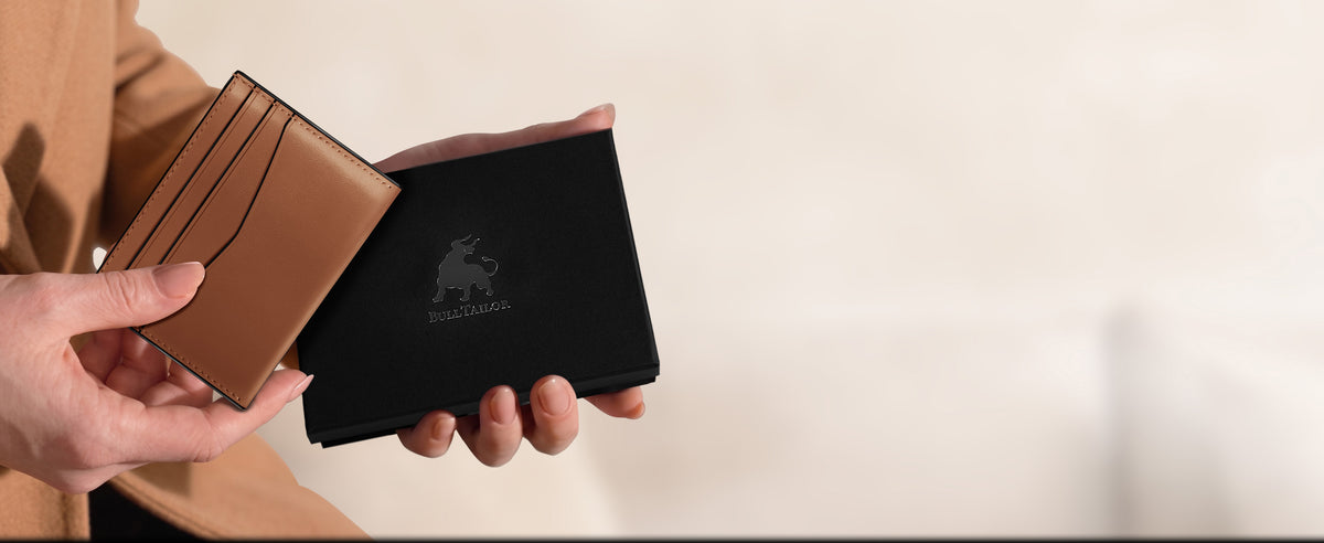 Slim full grain leather card case for men with RFID protection