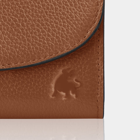 Full-grain leather wallet for women with timeless style and craftsmanship